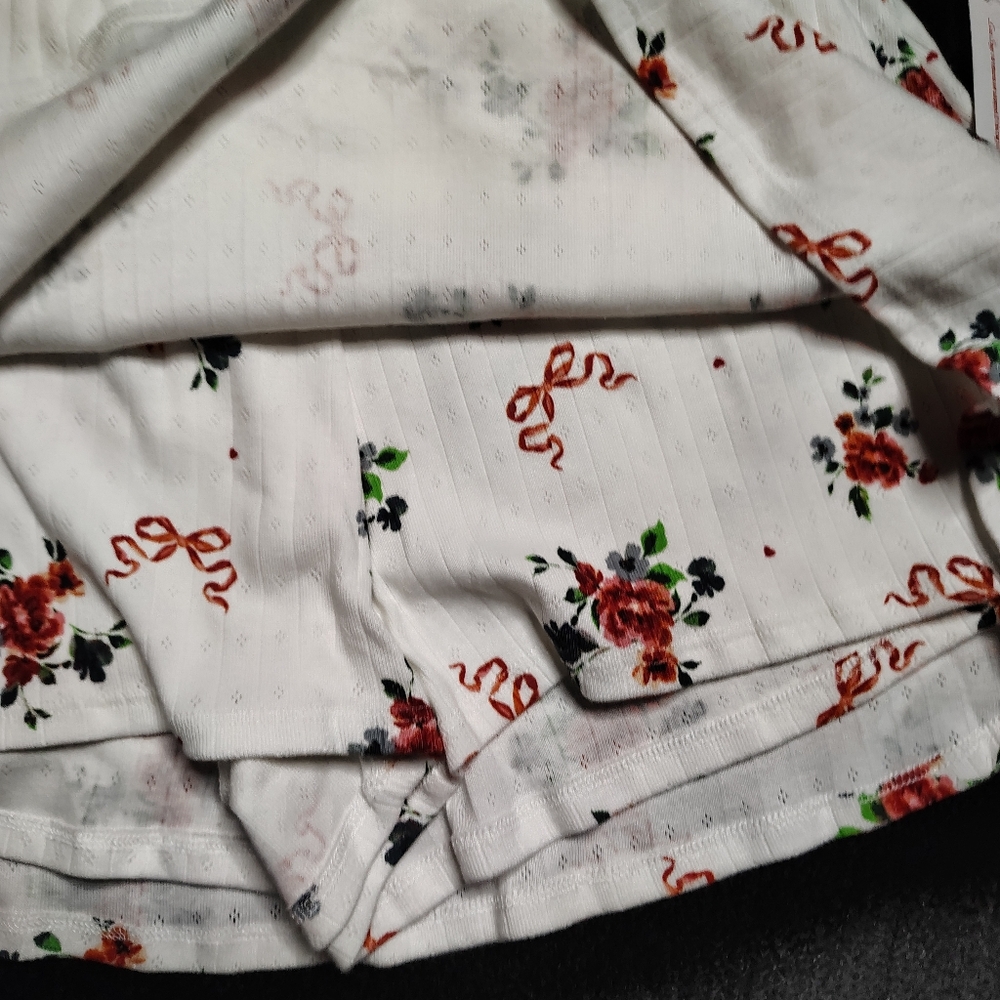 Darcy Skort LISA SAYS GAH Pointelle Bouquet Rose Print Skort Women's Medium NWT - Picture 4 of 6